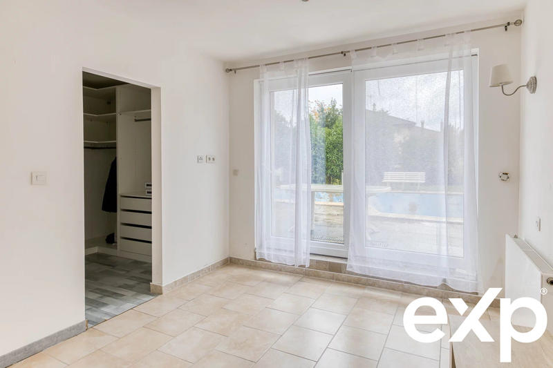 Maison - 182 m² - 9 pièces