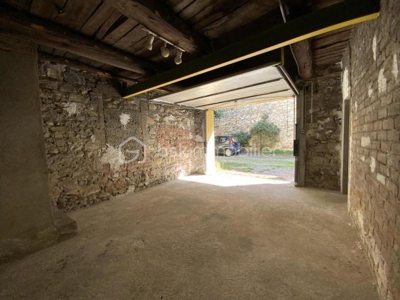 Maison ancienne - 674 m² - 8 pièces