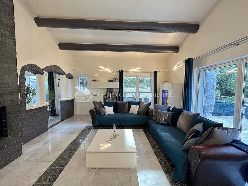 Villa - 200 m² - 7 pièces