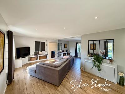 Maison - 197 m² - 7 pièces