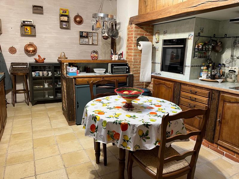 Maison - 331 m² - 10 pièces