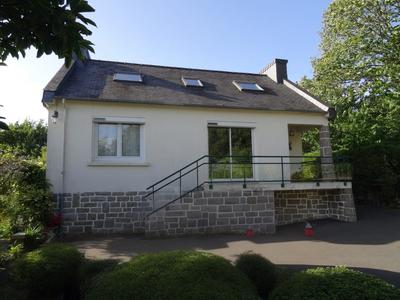 Maison traditionnelle - 87 m² - 6 pièces