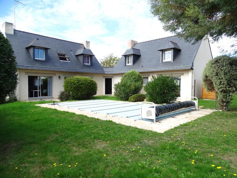 Maison - 178 m² - 10 pièces