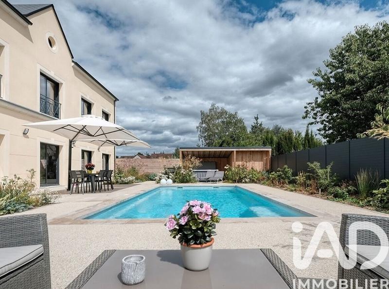 Maison - 320 m² - 9 pièces