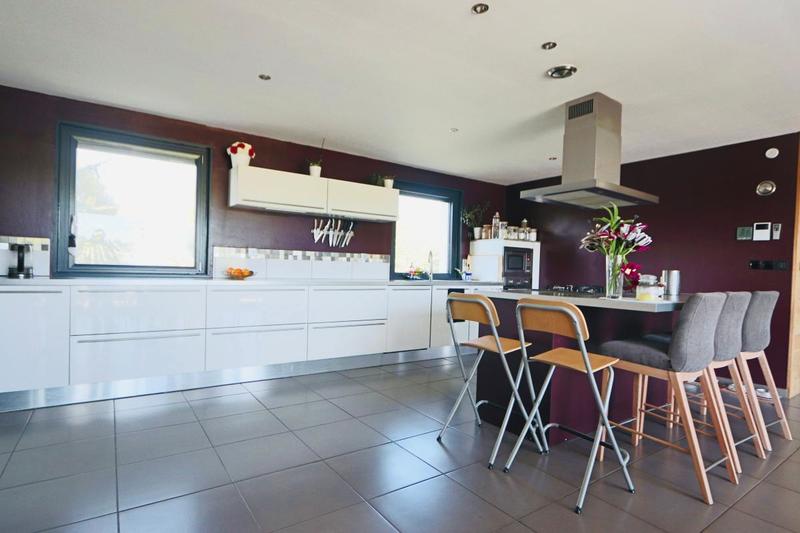 Maison - 210 m² - 7 pièces