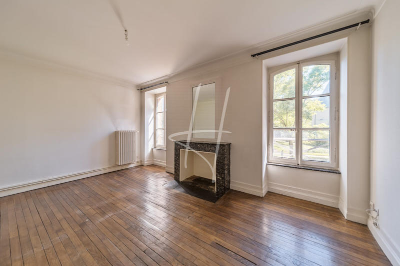 Appartement - 185 m² - 6 pièces