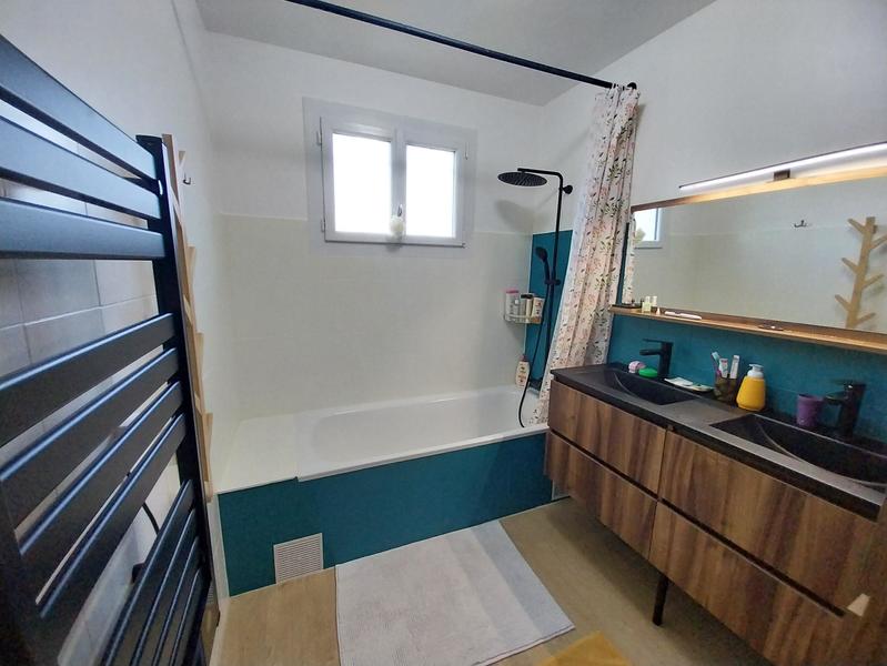 Maison - 93 m² - 4 pièces