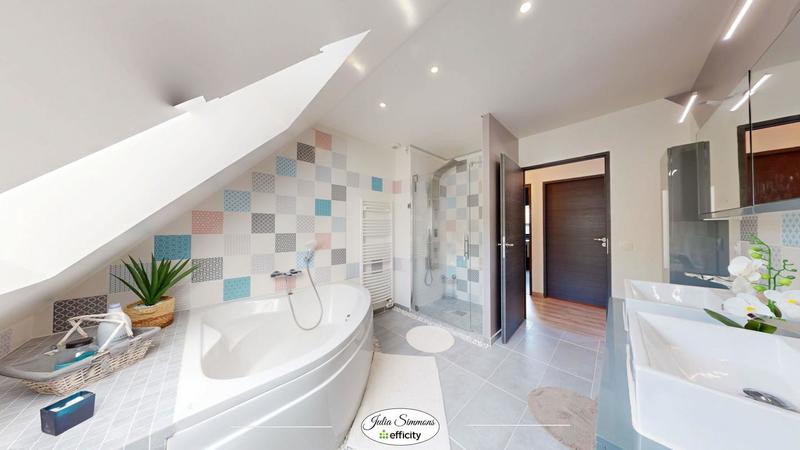 Villa - 227 m² - 8 pièces