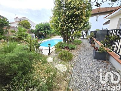 Maison - 300 m² - 12 pièces