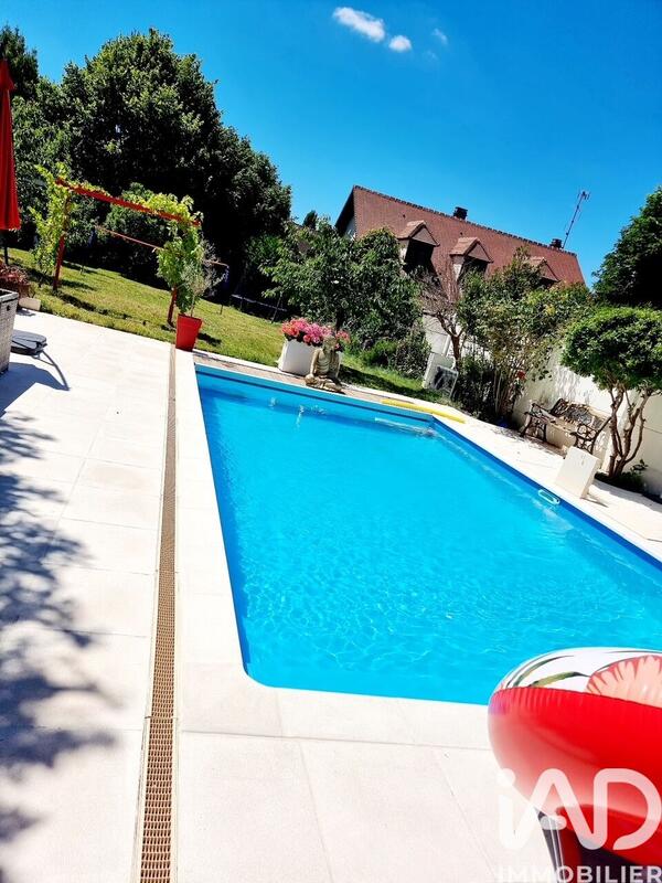 Maison - 180 m² - 7 pièces