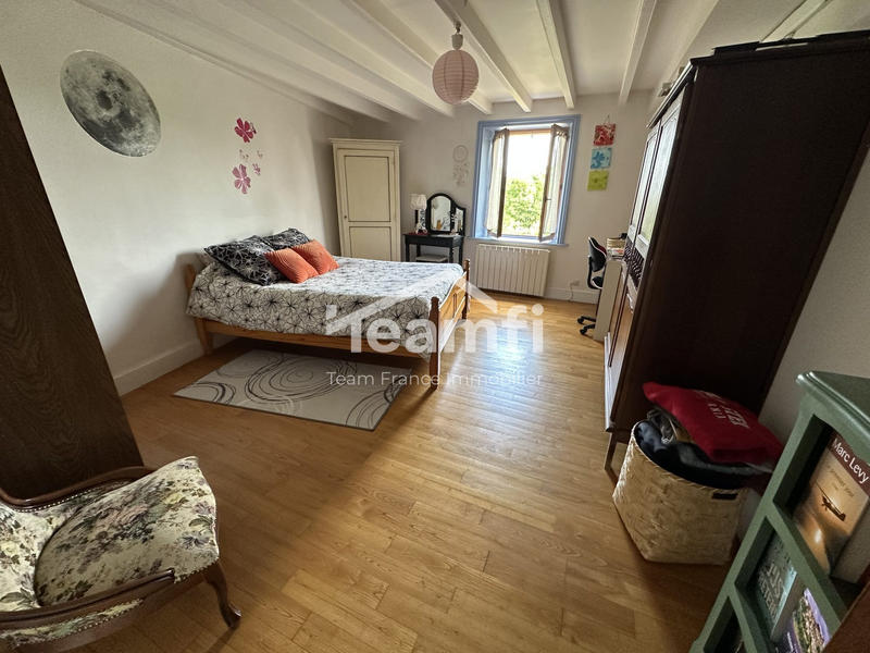 Maison - 181 m² - 7 pièces