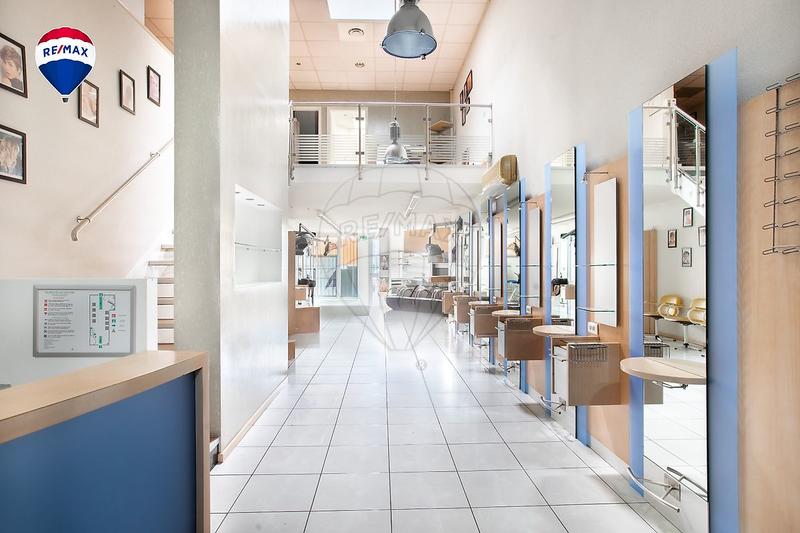 Local commercial - 170 m² - 4 pièces