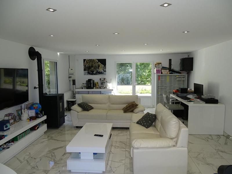 Maison - 181 m² - 7 pièces