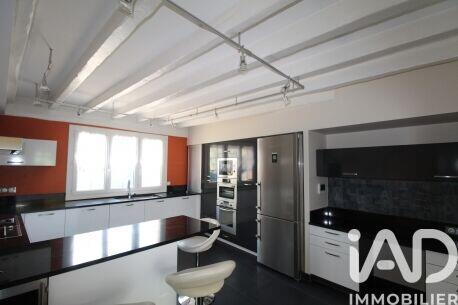 Maison - 223 m² - 8 pièces