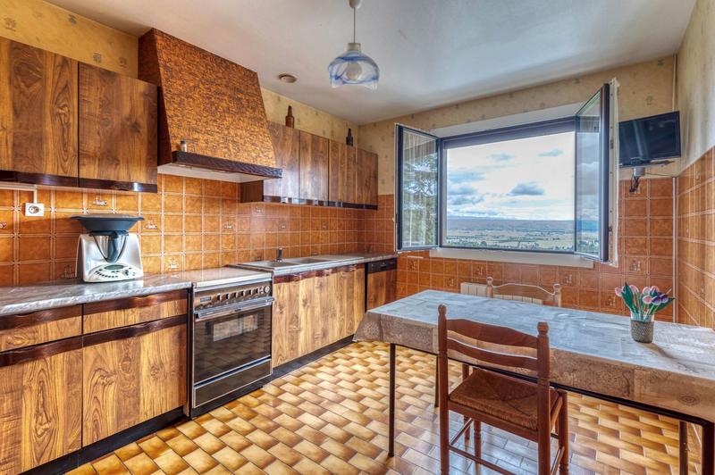 Maison - 92 m² - 5 pièces