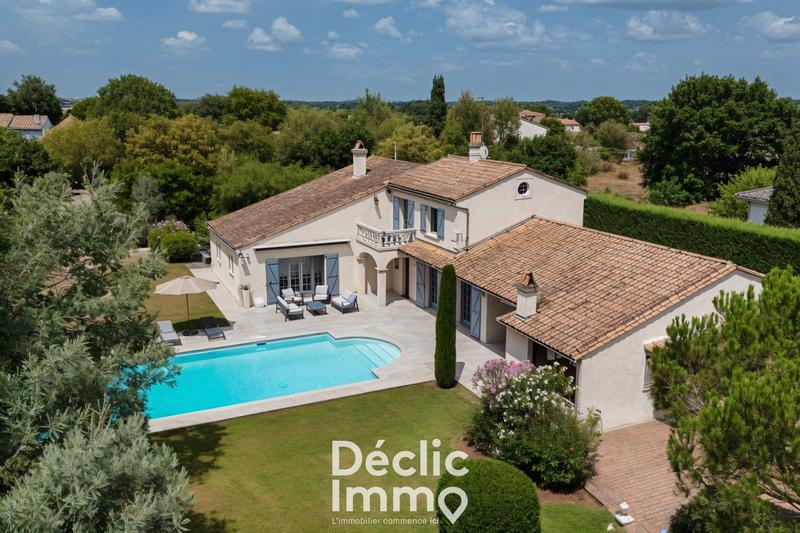 Maison - 290 m² - 7 pièces