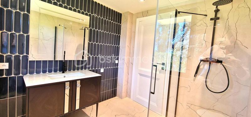 Villa - 229 m² - 5 pièces