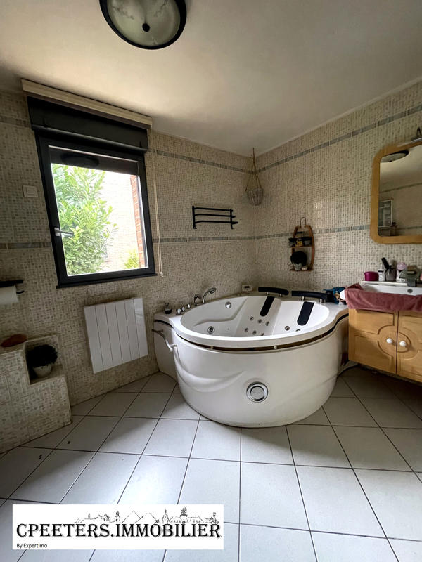 Maison - 140 m² - 5 pièces