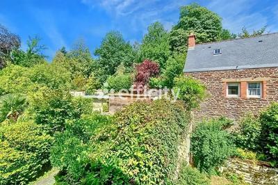 Maison - 205 m² - 11 pièces