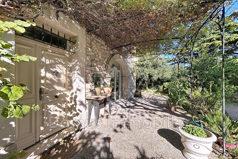 Maison - 283 m² - 11 pièces