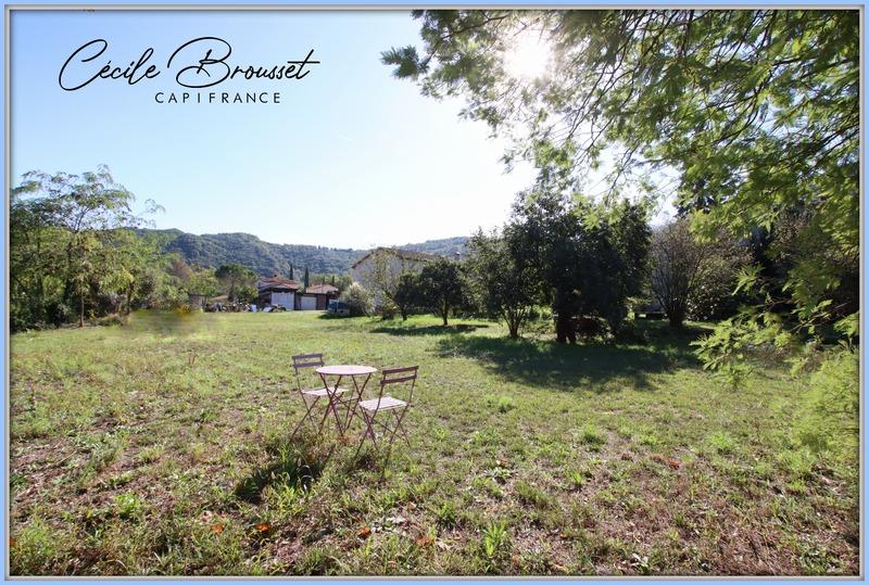 Maison - 236 m² - 13 pièces