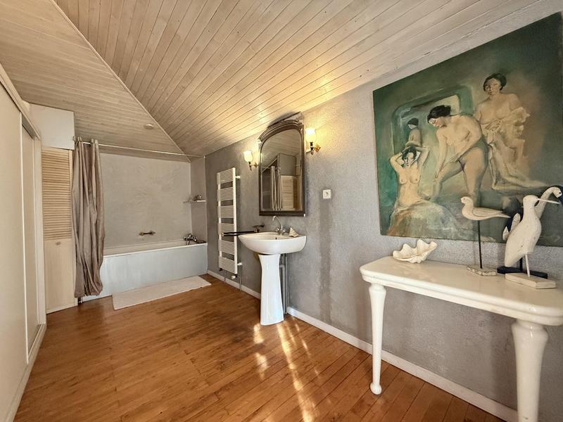 Maison - 200 m² - 5 pièces