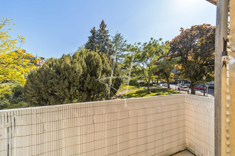 Appartement - 185 m² - 6 pièces