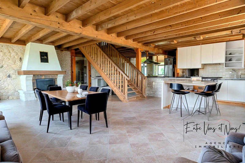 Maison ancienne - 245 m² - 9 pièces