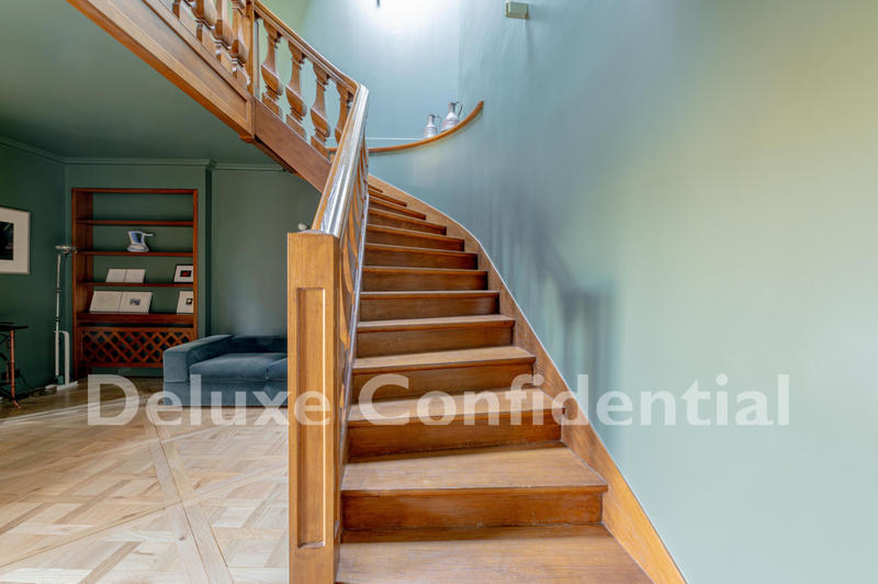 Appartement - 125 m² - 6 pièces