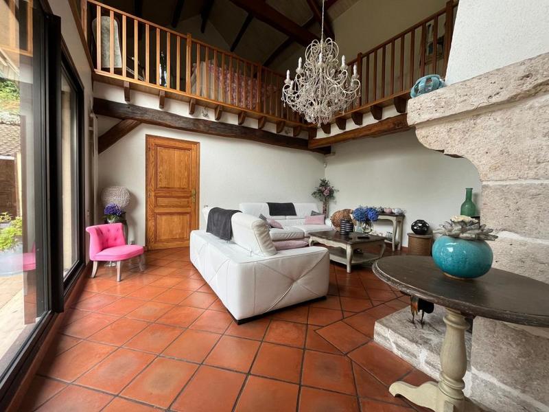 Maison - 180 m² - 5 pièces