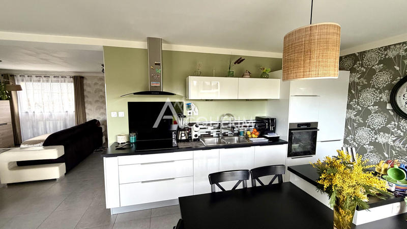 Maison - 111 m² - 5 pièces