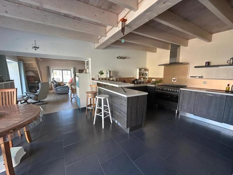 Maison - 259 m² - 8 pièces