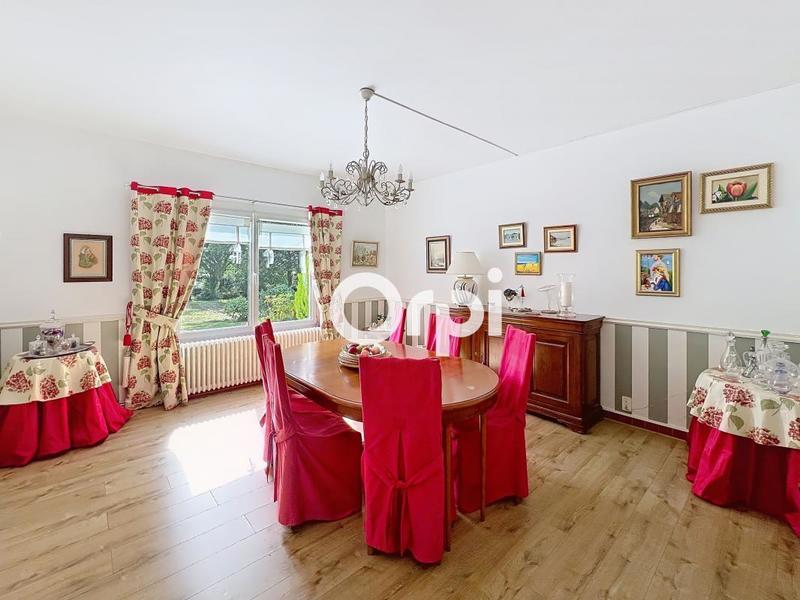 Maison - 245 m² - 9 pièces