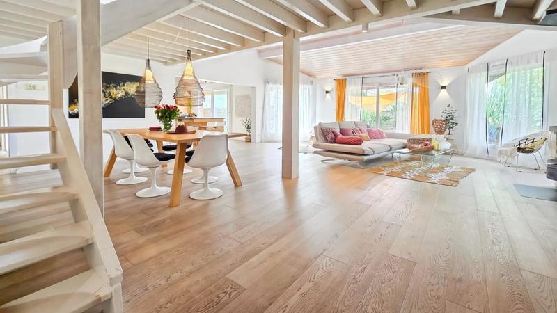 Maison - 219 m² - 7 pièces