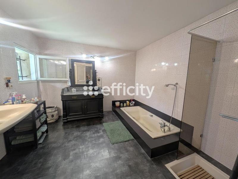 Villa - 290 m² - 5 pièces