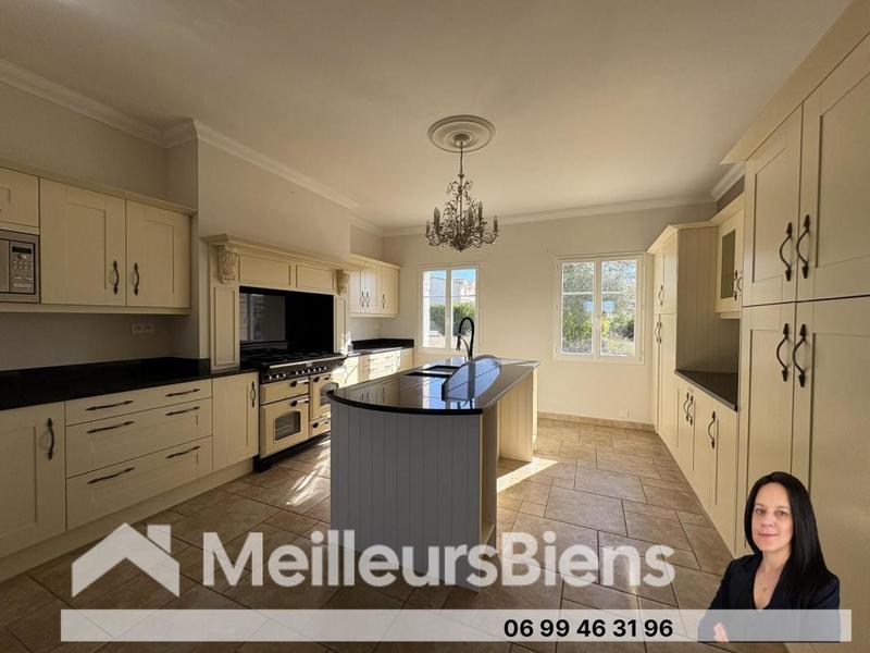 Maison - 265 m² - 1 pièce