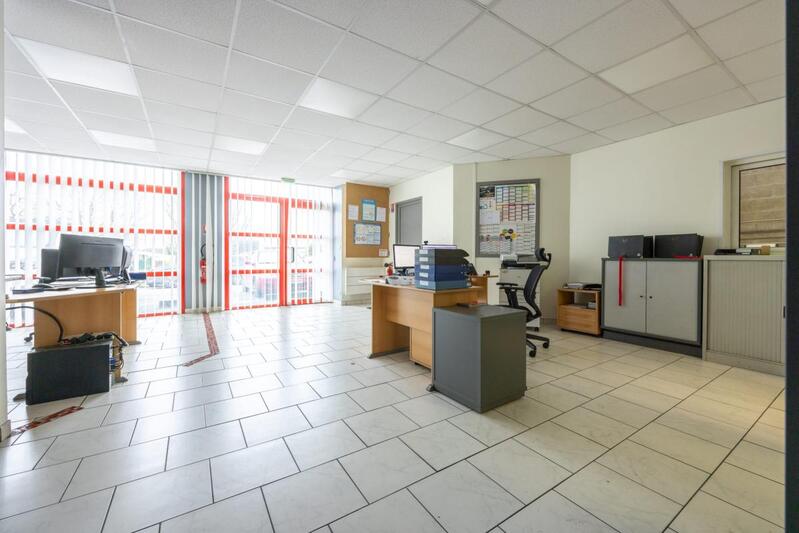 Entrepôt - 489 m² - 5 pièces