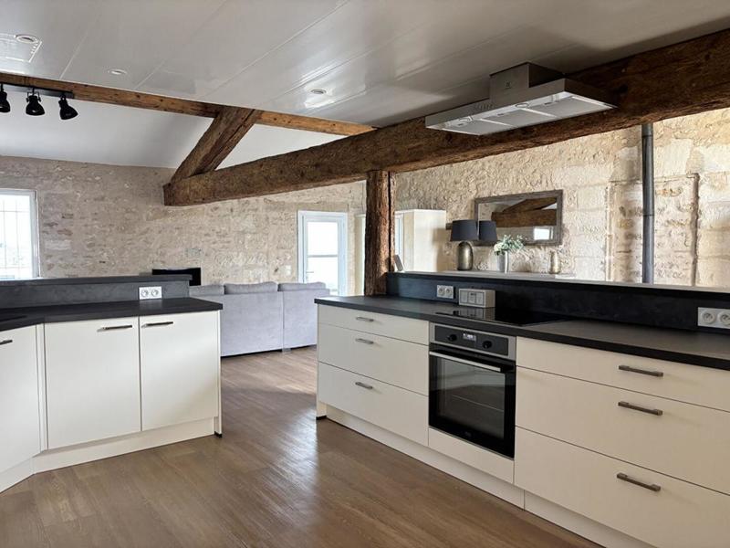 Maison - 340 m² - 10 pièces