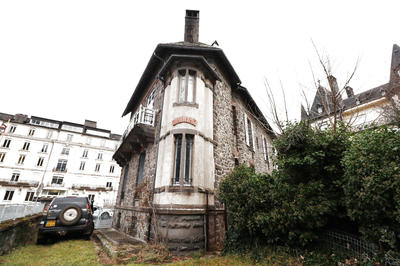 Villa - 200 m² - 13 pièces