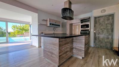 Maison - 268 m² - 8 pièces