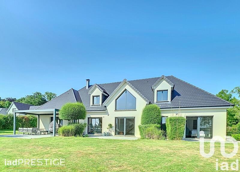 Maison - 240 m² - 7 pièces