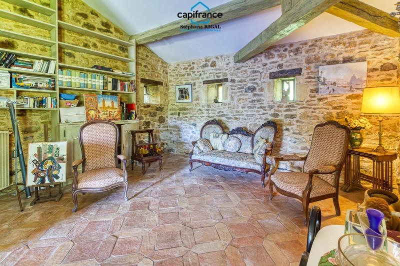 Propriété - 230 m² - 7 pièces