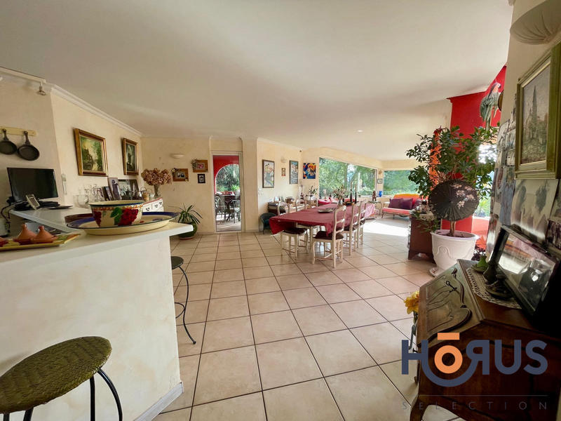 Viager - Villa - 268 m² - 8 pièces