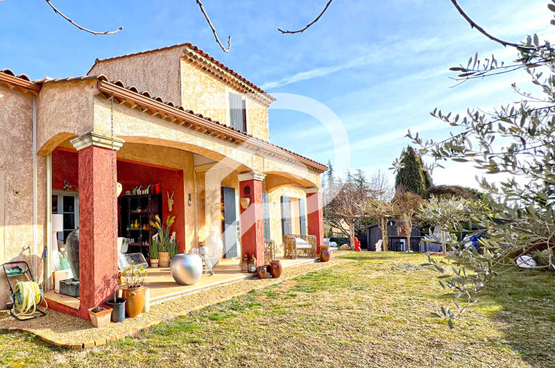 Villa - 164 m² - 8 pièces