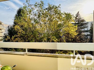 Appartement - 90 m² - 4 pièces