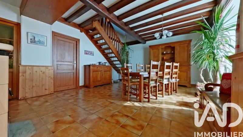 Maison - 217 m² - 6 pièces