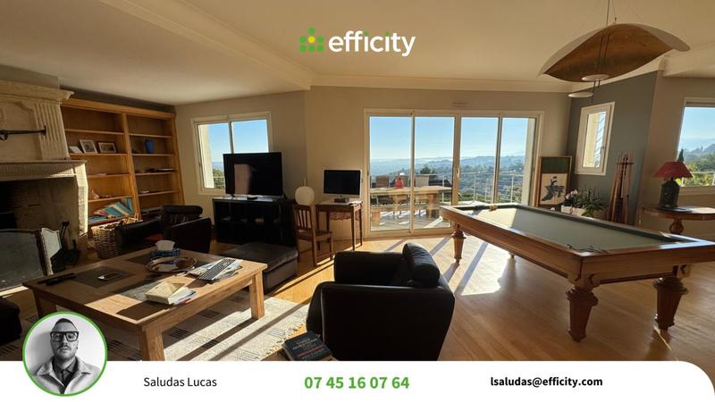 Maison - 490 m² - 6 pièces