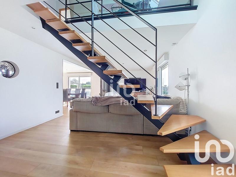 Maison - 200 m² - 9 pièces