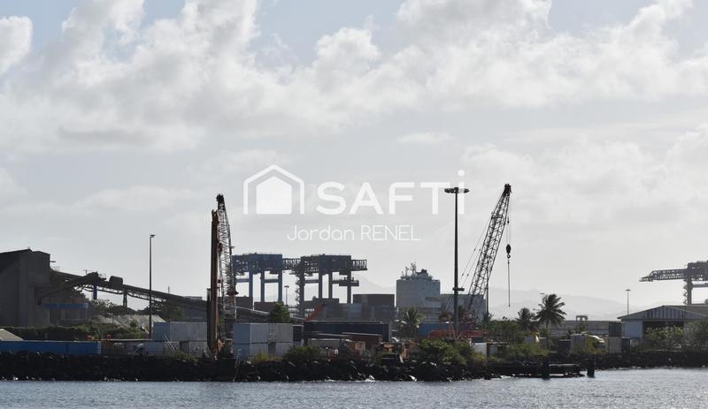 Local commercial - 2 400 m² - 10 pièces