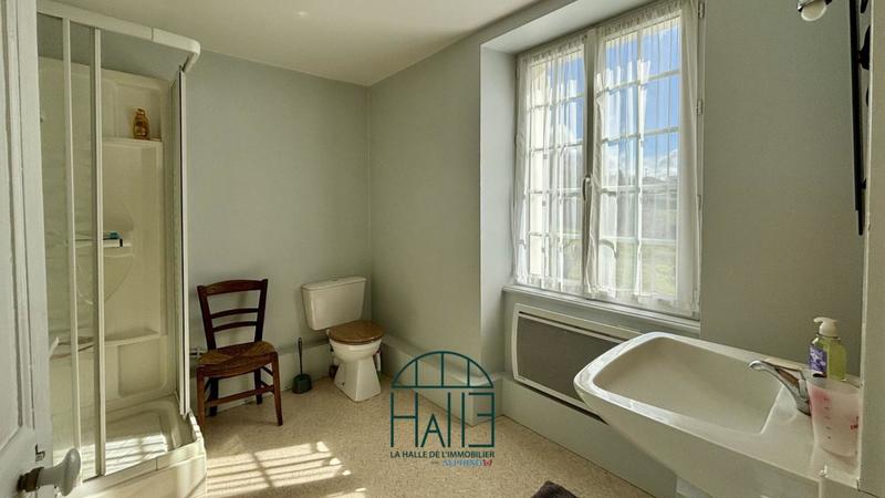 Maison - 180 m² - 9 pièces